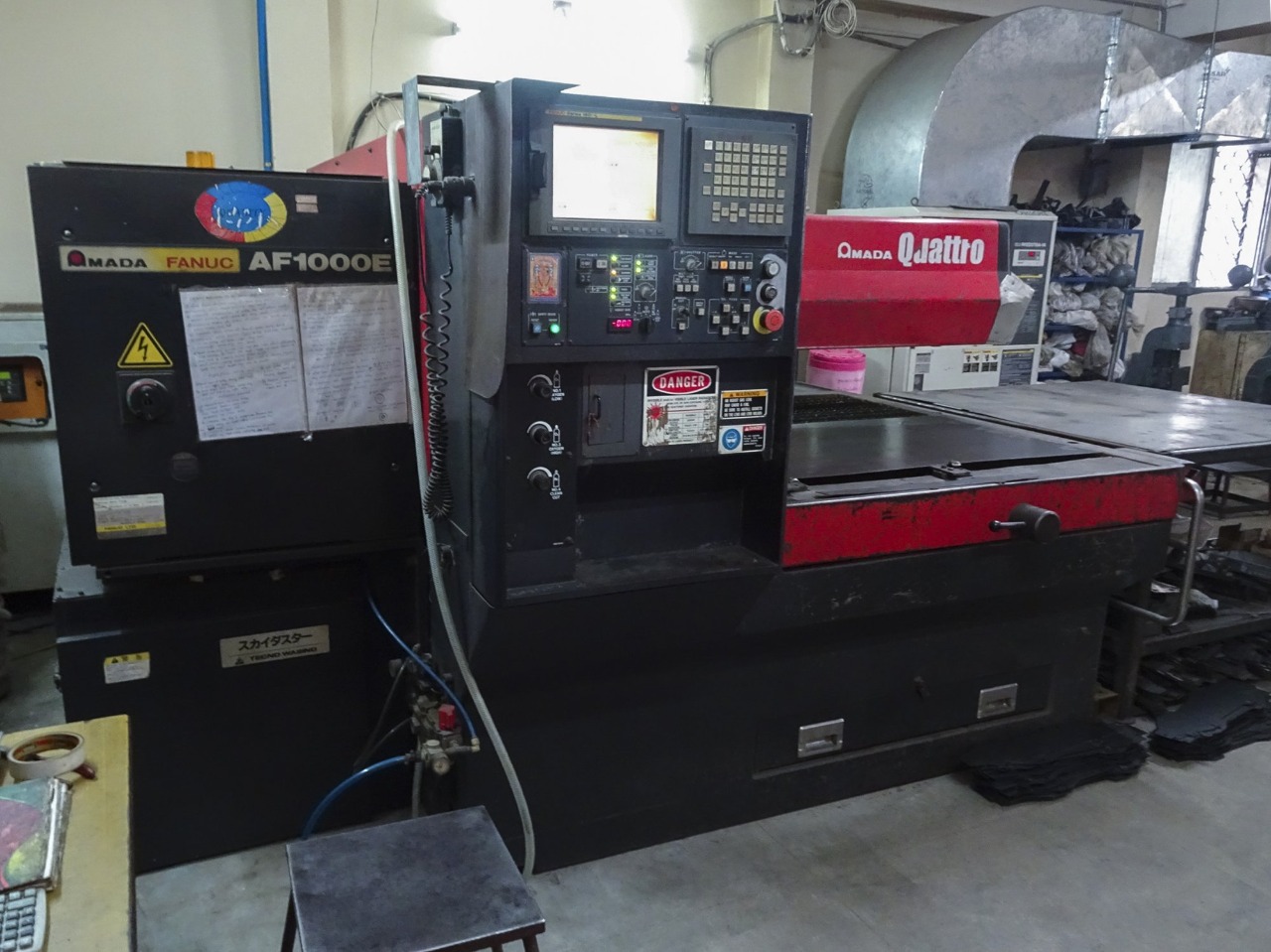 Used Amada Laser Cutting Machine CO2 2008 Quattro